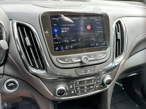 Used 2022 Chevrolet Equinox RS w/ RS Leather Package FWD image 16