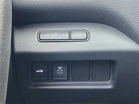 Used 2017 Nissan Altima 2.5 SR w/ LED Appearance Package image 17