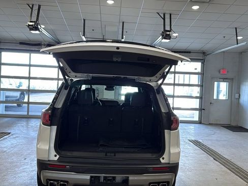 Used 2025 GMC Acadia Elevation w/ Elevation Premium Package image 16