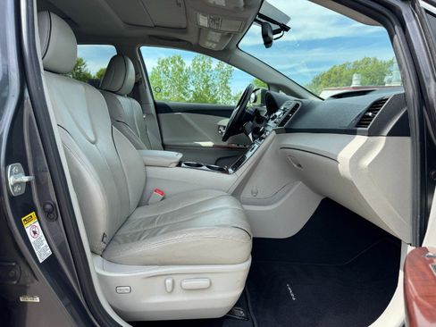 Used 2009 Toyota Venza AWD image 19
