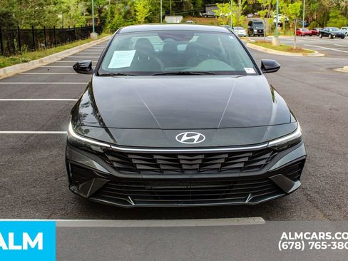 Used 2025 Hyundai Elantra Sport image 7