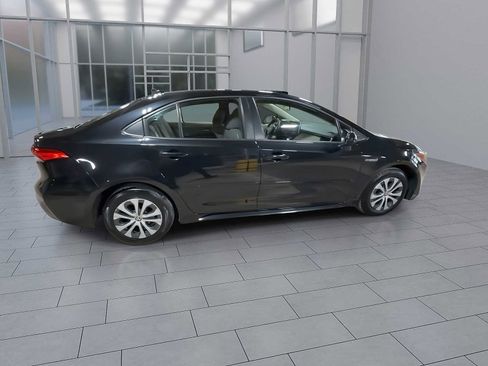 Certified 2020 Toyota Corolla LE image 2