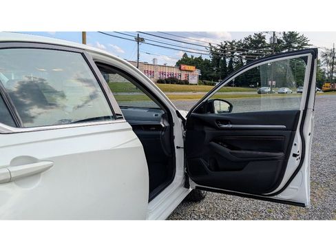 Used 2023 Nissan Altima 2.5 SR image 11