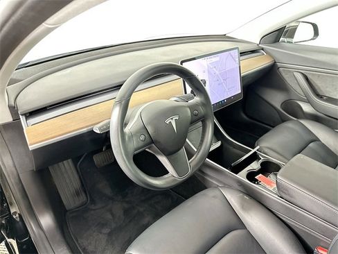 Used 2018 Tesla Model 3 Mid Range image 17
