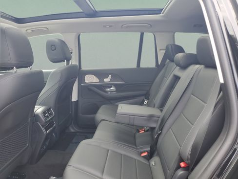 Certified 2026 Mercedes-Benz GLS 450 4MATIC image 7