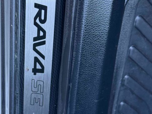 Used 2018 Toyota RAV4 SE w/ All Weather Liner Package FWD image 48