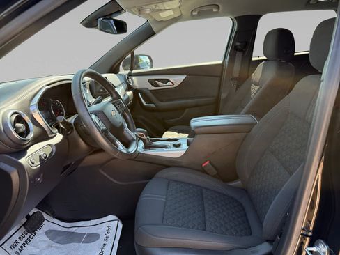 Used 2022 Chevrolet Blazer LT image 9