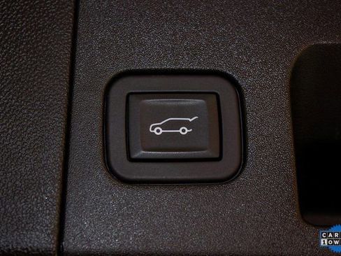 Used 2025 Cadillac XT5 Premium Luxury image 15