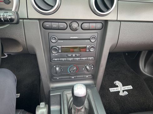 Used 2007 Ford Mustang Shelby GT500 RWD image 19