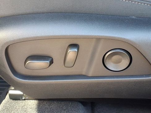 New 2026 Chevrolet Equinox LT w/ Convenience Package II image 14