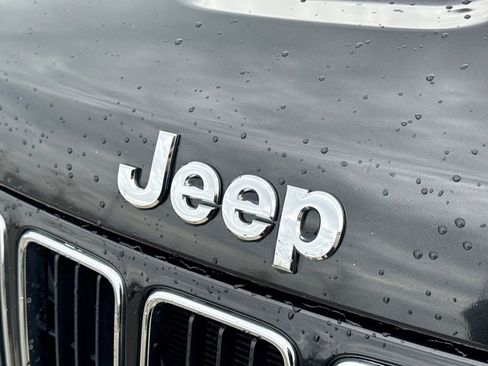 Used 2015 Jeep Grand Cherokee Limited w/ Luxury Group II AWD/4WD image 14