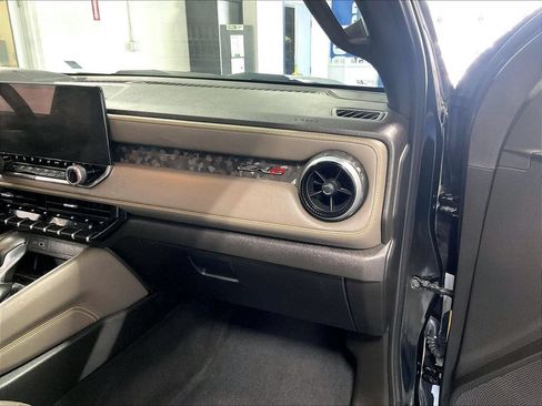 Used 2024 Chevrolet Colorado ZR2 w/ ZR2 Convenience Package III AWD/4WD image 13