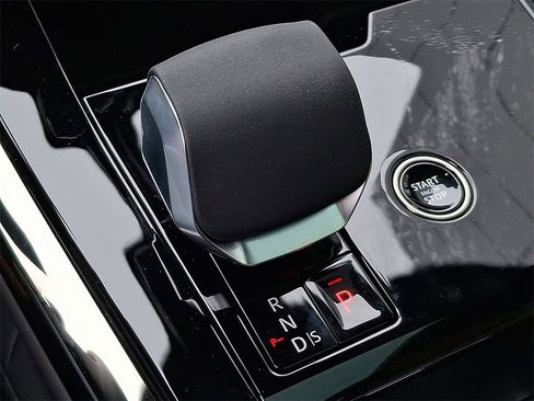 New 2026 Land Rover Range Rover Sport Dynamic SE image 13