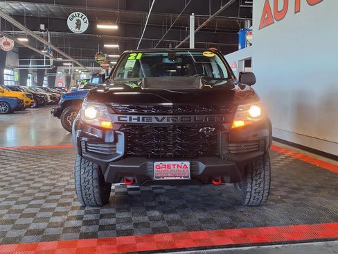 Used 2021 Chevrolet Colorado ZR2 w/ ZR2 Midnight Special Edition AWD/4WD image 2