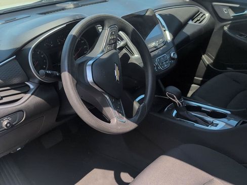 Used 2025 Chevrolet Malibu LT FWD image 5