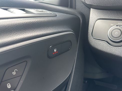 Used 2025 Mercedes-Benz Sprinter 2500 image 18