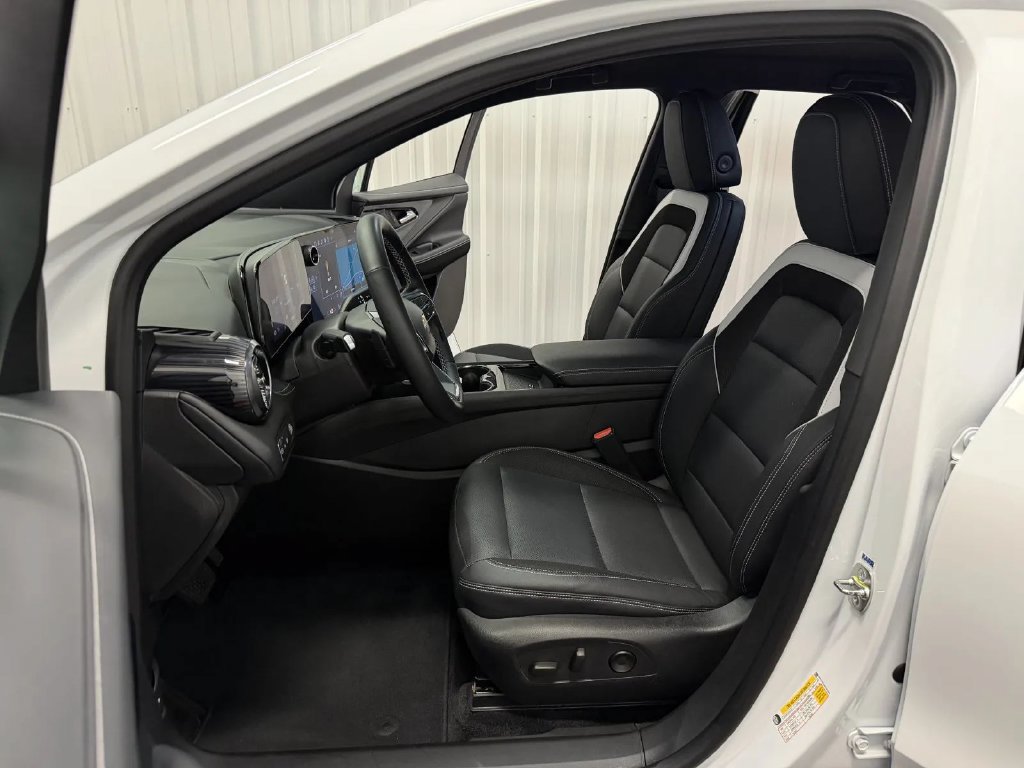 Used 2024 Chevrolet Blazer EV LT AWD/4WD image 36