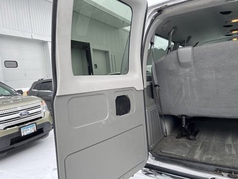 Used 2013 Ford E-350 and Econoline 350 XLT image 7