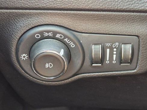 Used 2020 Jeep Compass Latitude w/ Popular Equipment Group image 21