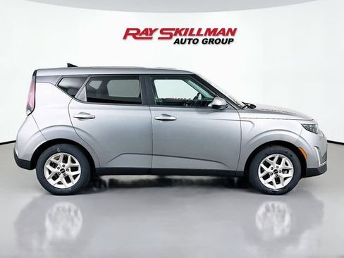 Used 2024 Kia Soul LX w/ Option Group 015 FWD image 8