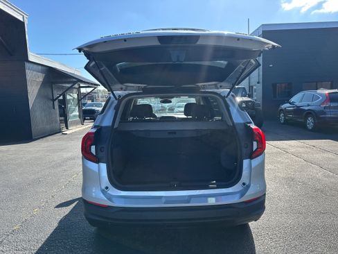 Used 2018 GMC Terrain SLE AWD/4WD image 11