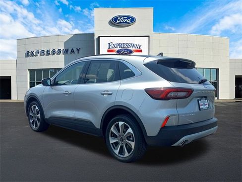 Used 2023 Ford Escape Platinum image 8