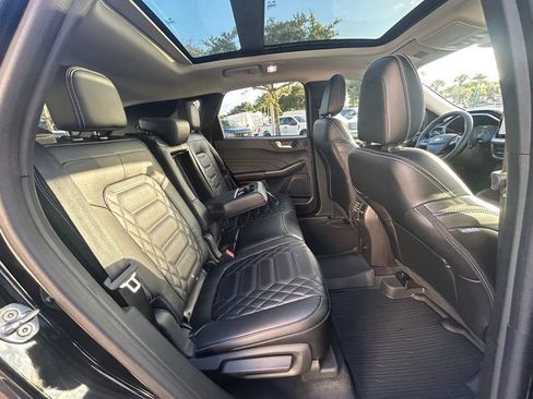 Certified 2024 Ford Escape SE w/ PHEV Premium Package FWD image 33