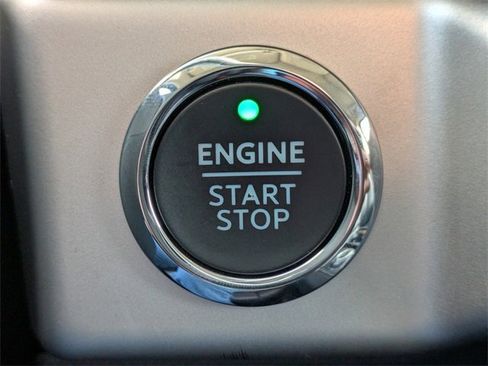 Used 2024 Ford Expedition XLT image 34