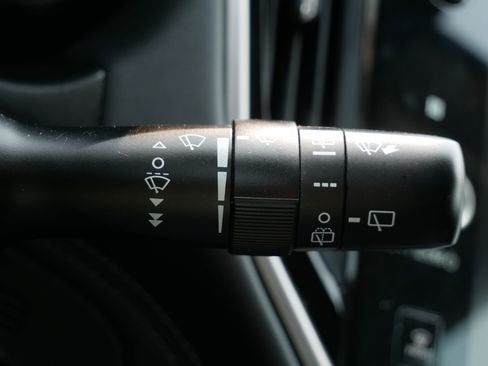 Used 2024 Subaru Outback Premium AWD/4WD image 30