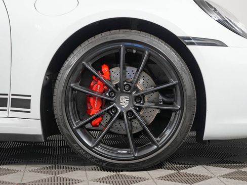 Used 2022 Porsche 911 Carrera RWD image 25