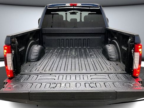 Used 2019 Ford F250 Platinum w/ Platinum Ultimate Package image 7