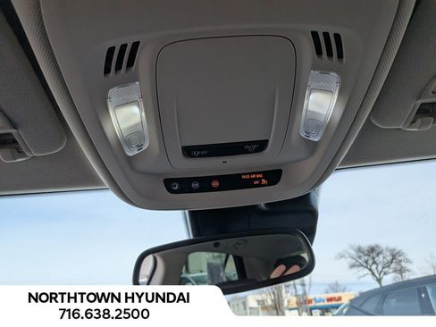 Used 2023 Buick Envision Essence image 23