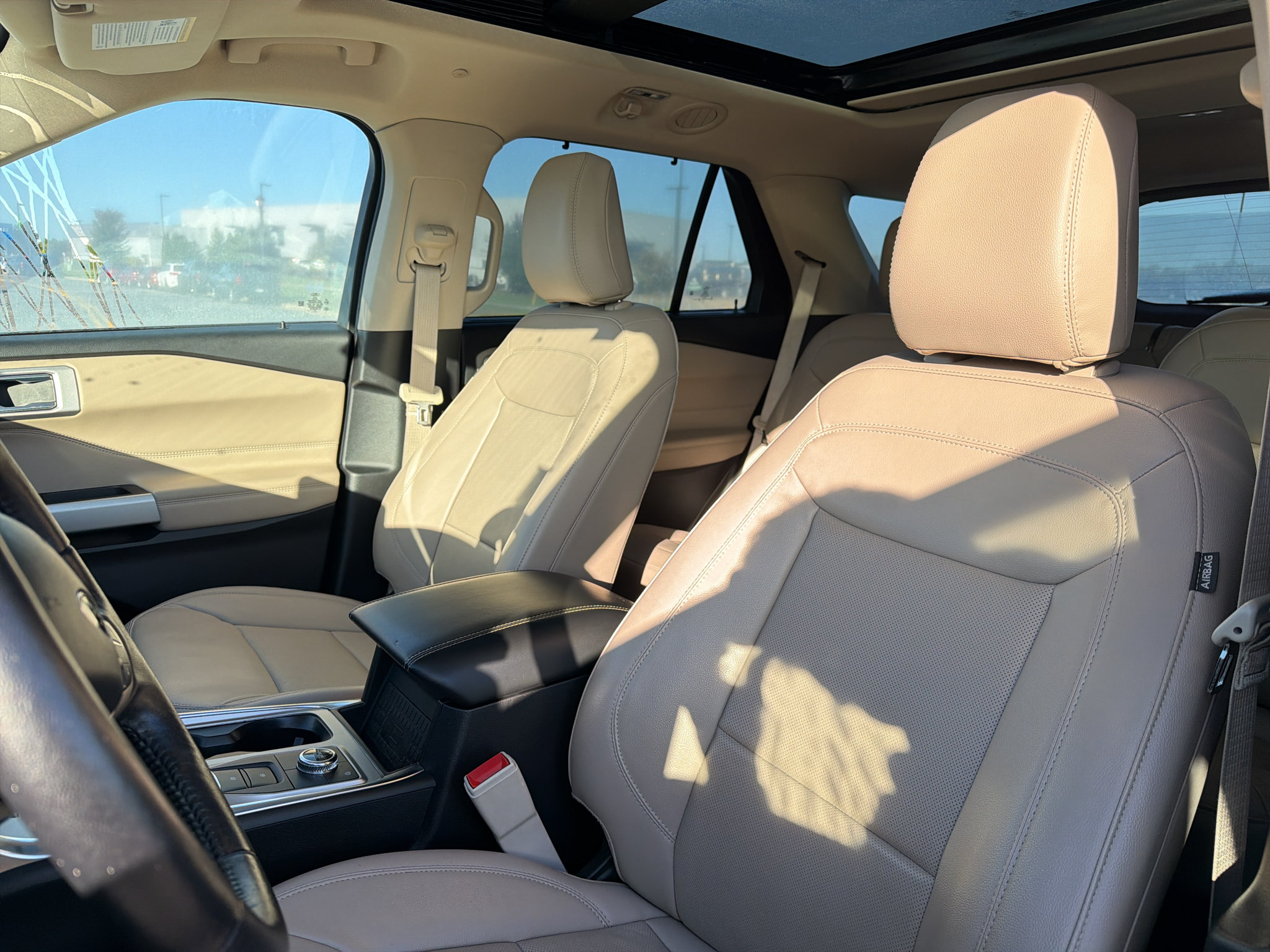 Used 2022 Ford Explorer Limited AWD/4WD image 16