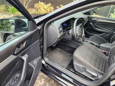 Certified 2024 Volkswagen Jetta Sport image 24