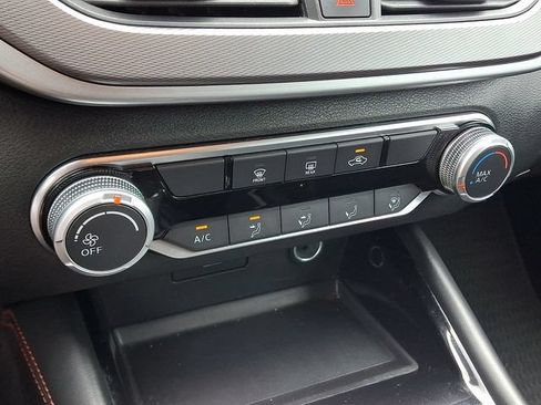 Used 2024 Nissan Altima 2.5 SR FWD image 16
