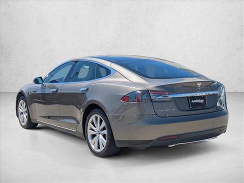 Used 2015 Tesla Model S 70 RWD image 8
