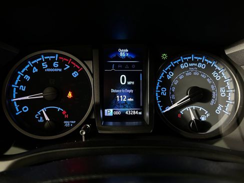 Certified 2023 Toyota Tacoma TRD Off-Road AWD/4WD image 16