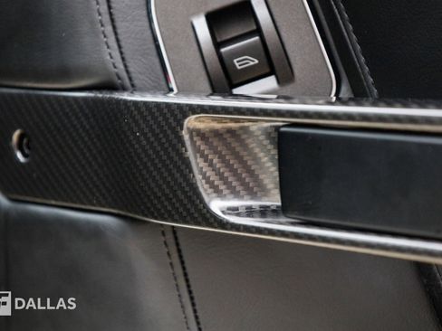 Used 2011 Aston Martin V12 Vantage Coupe image 36