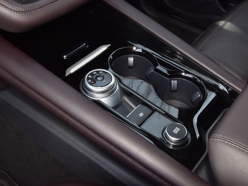 Certified 2025 Ford Explorer Platinum w/ Ultimate Package image 32