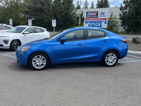 Used 2017 Toyota Yaris iA FWD image 2