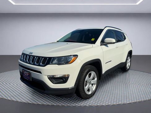 Used 2021 Jeep Compass Latitude FWD image 2