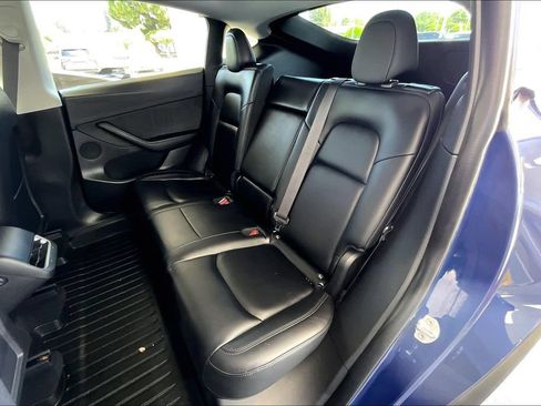 Used 2021 Tesla Model Y Long Range AWD/4WD image 22