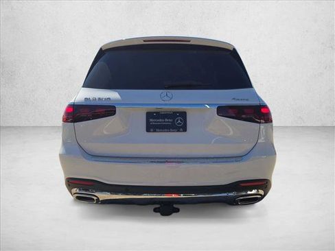 New 2026 Mercedes-Benz GLS 580 4MATIC image 7