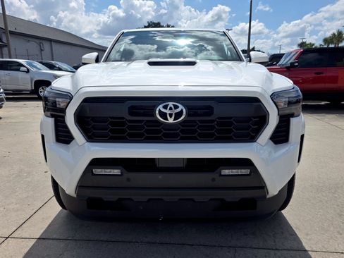 Used 2024 Toyota Tacoma TRD Sport w/ TRD Sport Upgrade Package AWD/4WD image 8