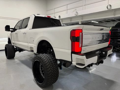 Used 2024 Ford F250 Limited image 11