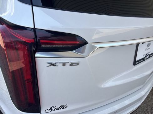 Certified 2024 Cadillac XT6 Premium Luxury w/ Technology Package FWD image 33