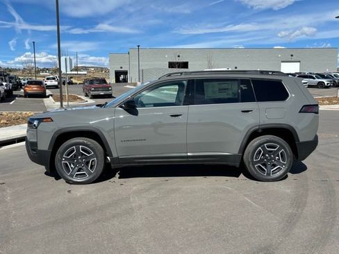 New 2026 Jeep Cherokee Laredo AWD/4WD image 2