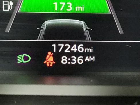 Used 2021 Audi e-tron Premium w/ Convenience Plus Package image 17