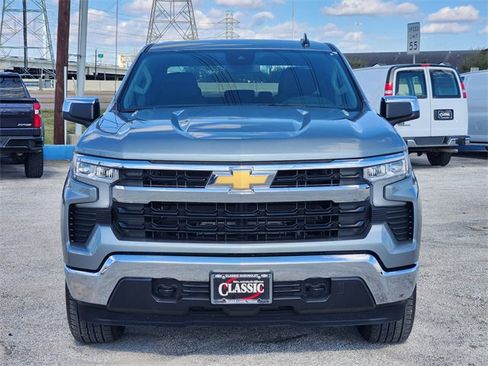 Used 2025 Chevrolet Silverado 1500 LT image 2