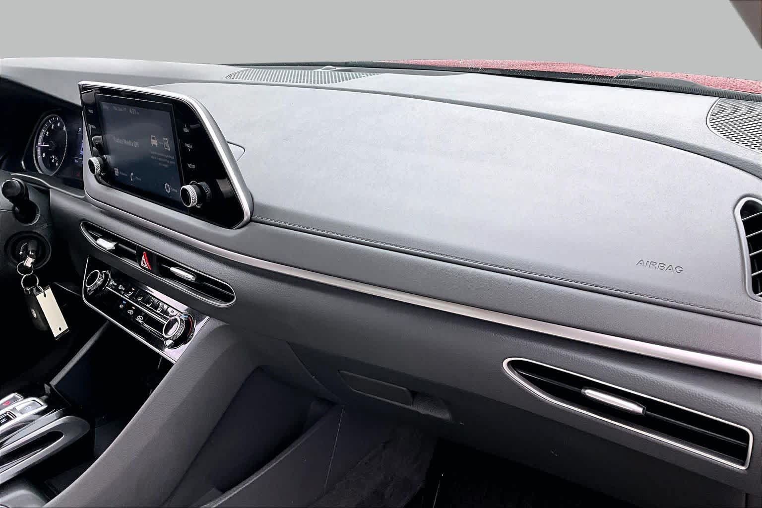 Used 2023 Hyundai Sonata SE w/ Preferred Accessory Package FWD image 17